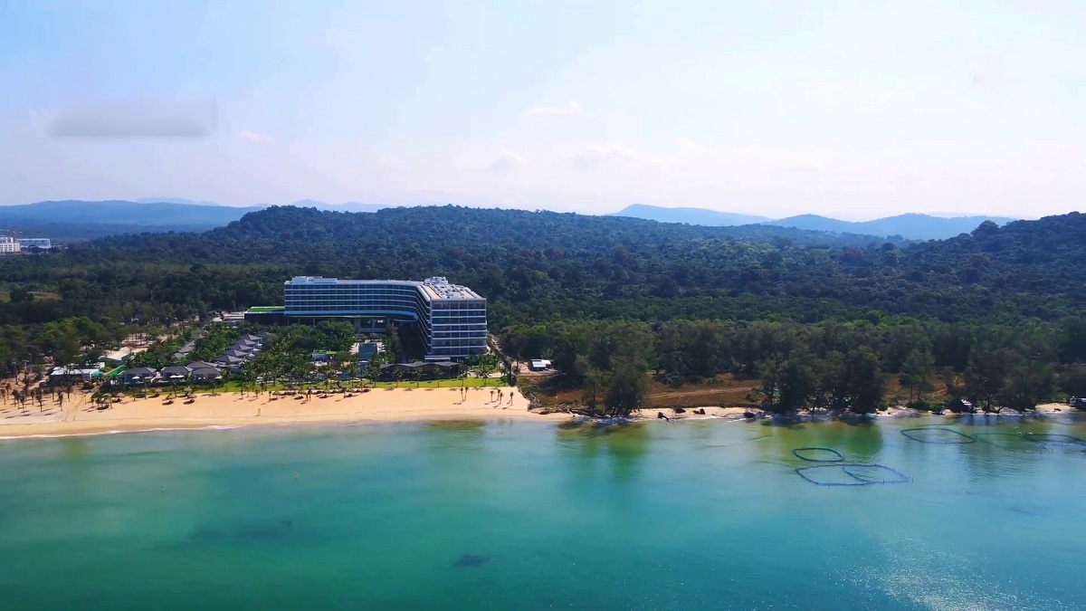Vị trí Sun Secret Valley tọa lạc ngay tại Bãi Dài là 1 trong số 6 bãi biển nổi tiếng hàng đầu thế giới (do tạp chí Forbes bình chọn). Điểm đến hấp dẫn không chỉ đối với du khách Việt Nam mà còn cả du khách ngoại quốc.