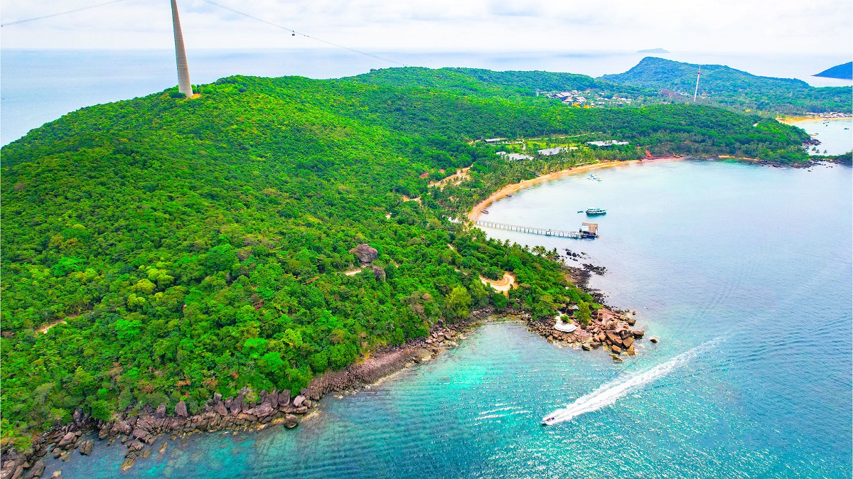 Biệt thự Hòn Thơm Paradise Island được thiết kế với kiến trúc độc đáo, vị trí đắc địa, tiện ích cùng sự đầu tư khủng của Sun Group đã nhanh chóng gây bão thị trường
